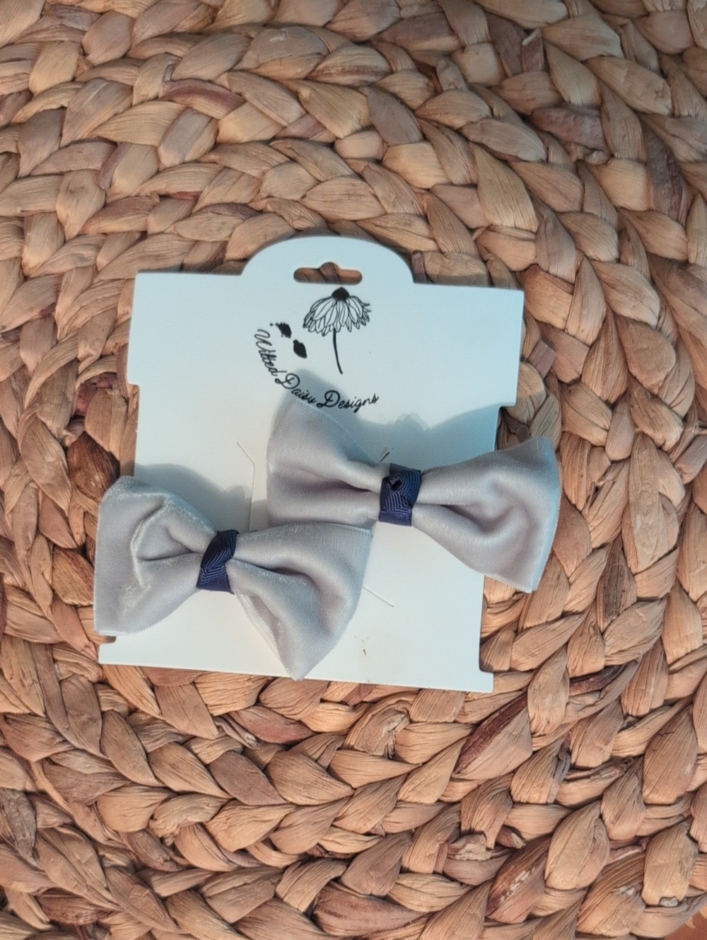 Dallas Cowboys Velvet Bow Hair Clips - Light Gray with Navy Center